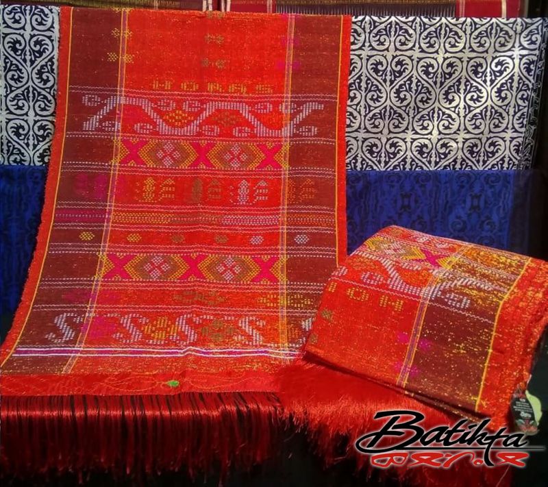 Ulos Sadum Simata Kilat Emas 