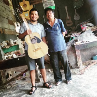 Gitar Asli Buatan Tarutung