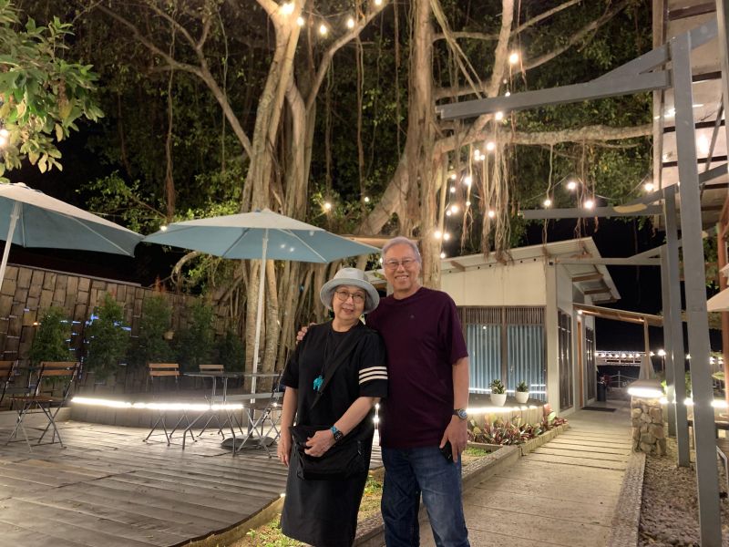  Bersantai di Damar Toba