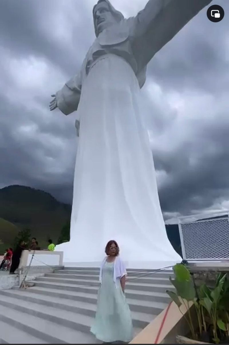  Patung Yesus Sibeabea