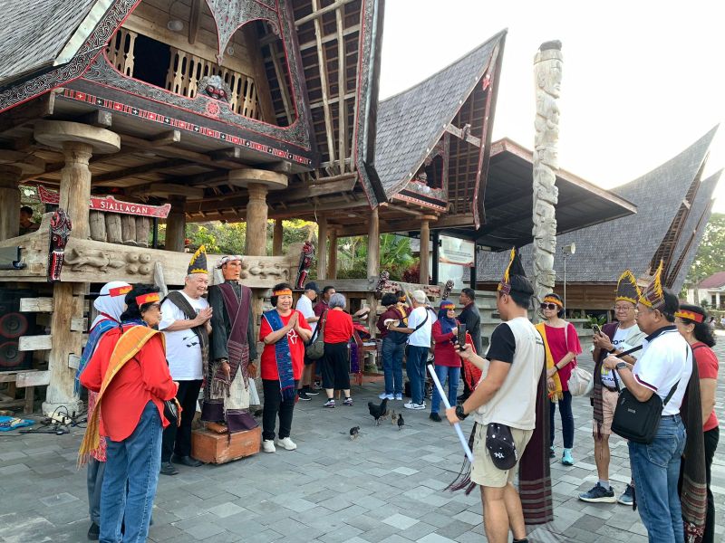  Huta Siallagan Parapat