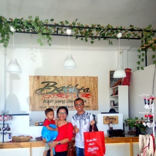 Tamue Batikta. Pusat oleh-oleh terbaik Danau Toba