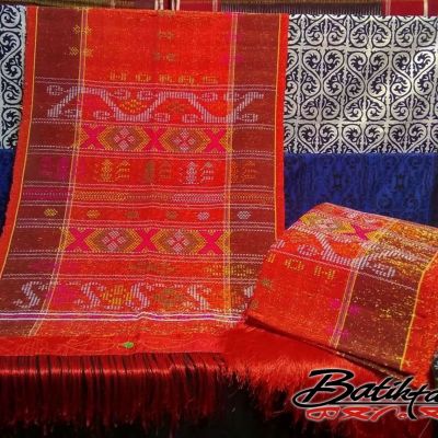 Ulos Sadum Simata Kilat Emas 