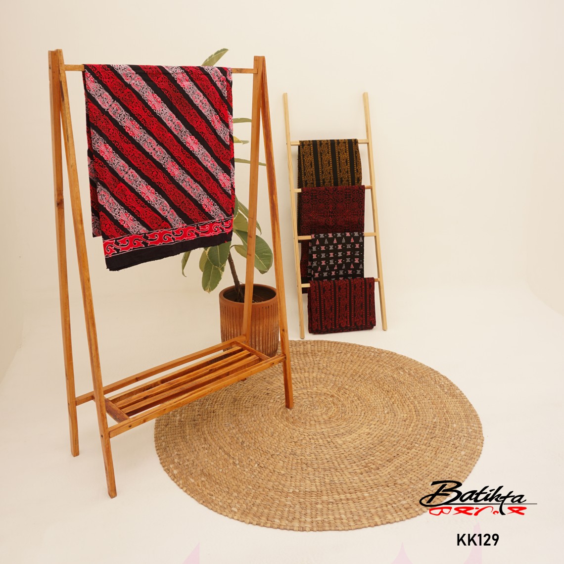 KK129 Kain Batik Motif Gorga Hail Putor Warna Merah Putih Hitam profile picture